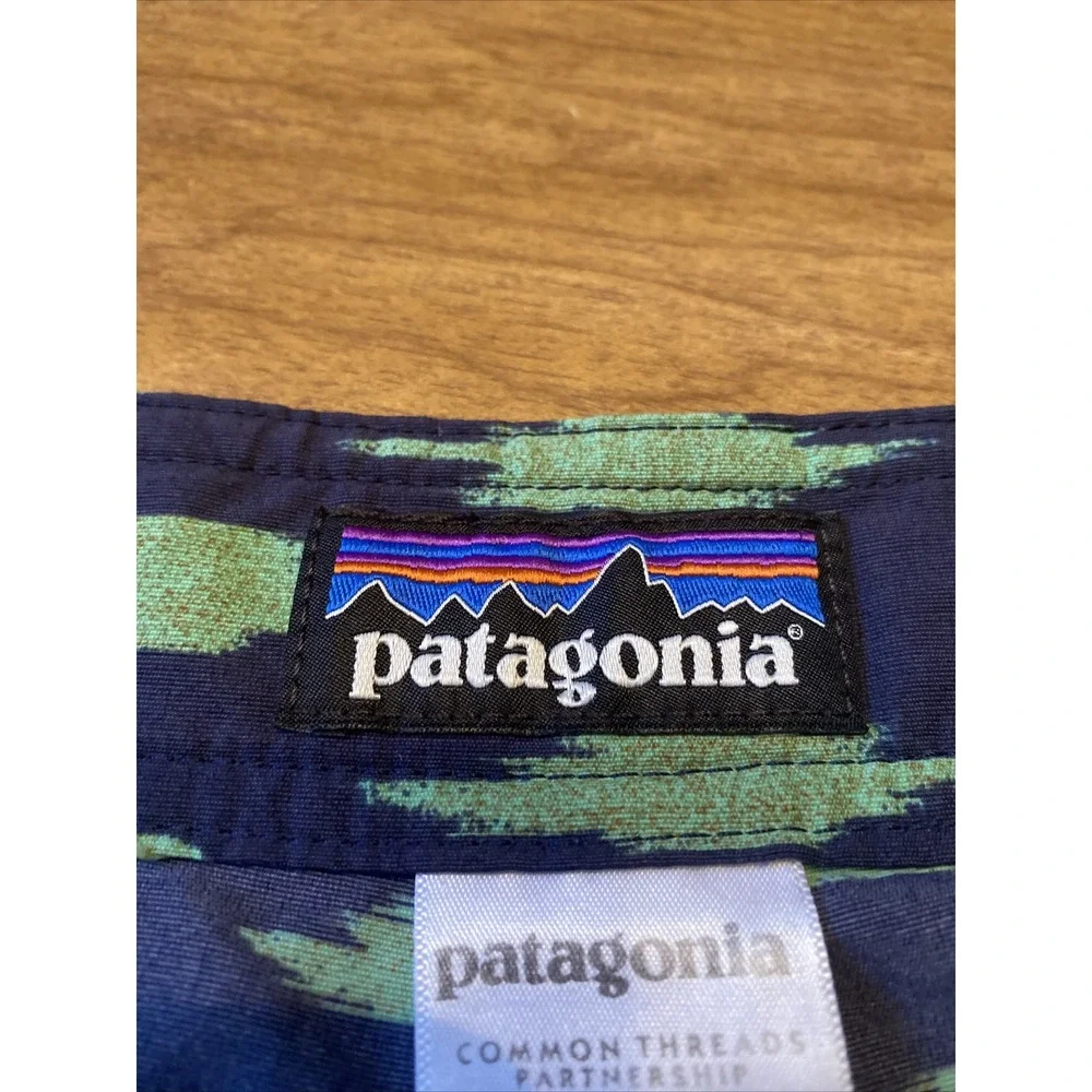 Patagonia Mens Swim Shorts Trunks Blue w Green Pattern Size 36 Waist Summer Wear